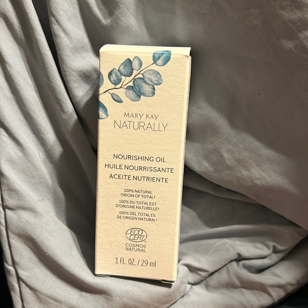 Mary Kay Nourishing Oil